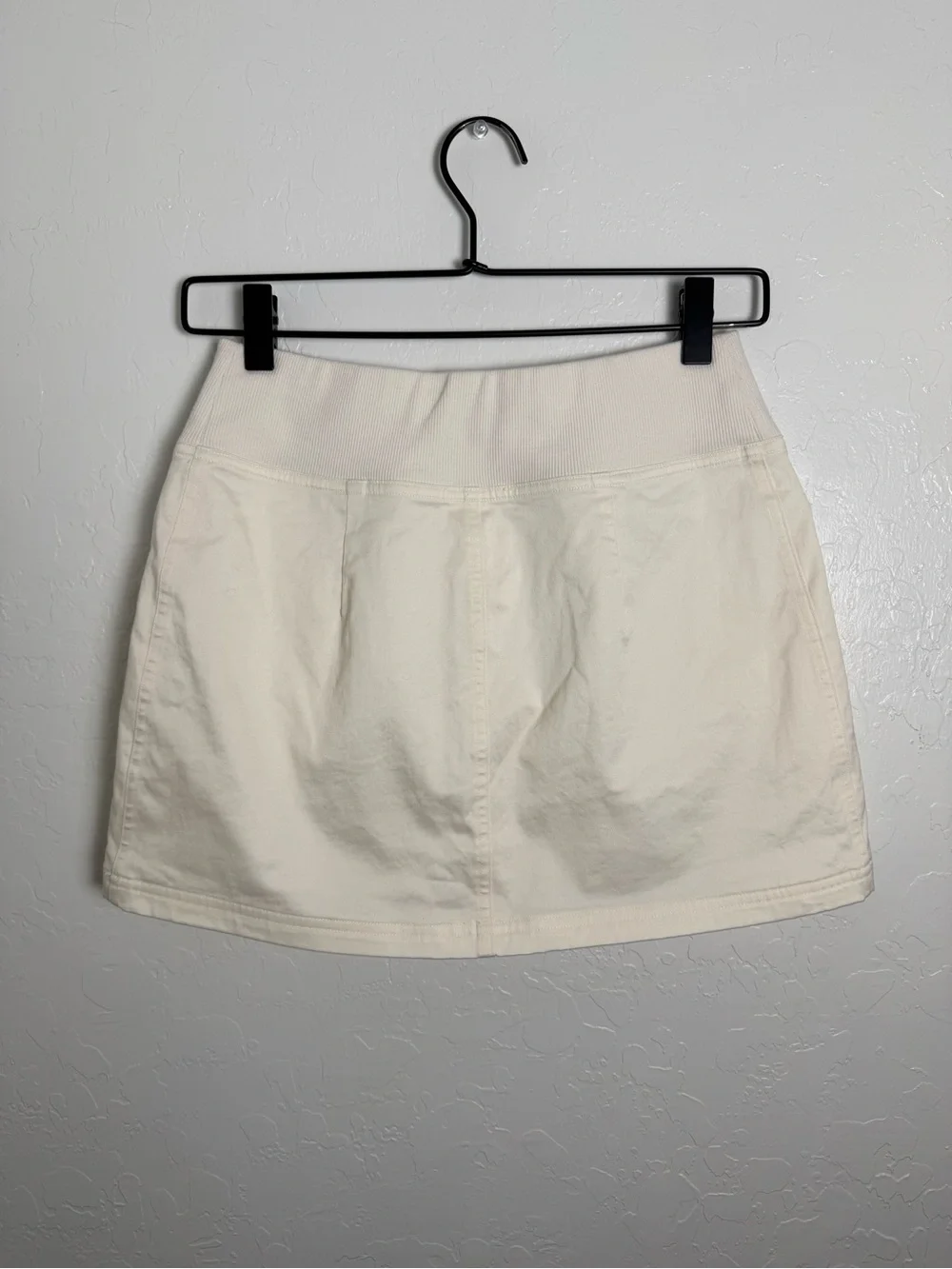 ALO Yoga Night Out Cargo Mini Skirt - Ivory